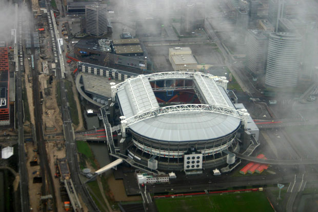 Auf dem Flug von Belfast nach Amsterdam gab es das Stadion in Amsterdam von oben zu sehen.