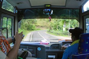 Die Fahrt im Bus durch Indonesiens Hochland war anstrengend, aber ein Erlebnis.