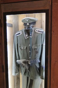SS-Uniform im Museum