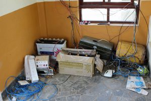 Um gegen Stromausfälle gewappnet zu sein, wird in Nepal gerne improvisiert