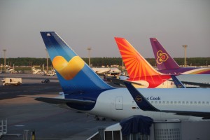 Condor, Air India und Thai Airways glänzen in der Sonne