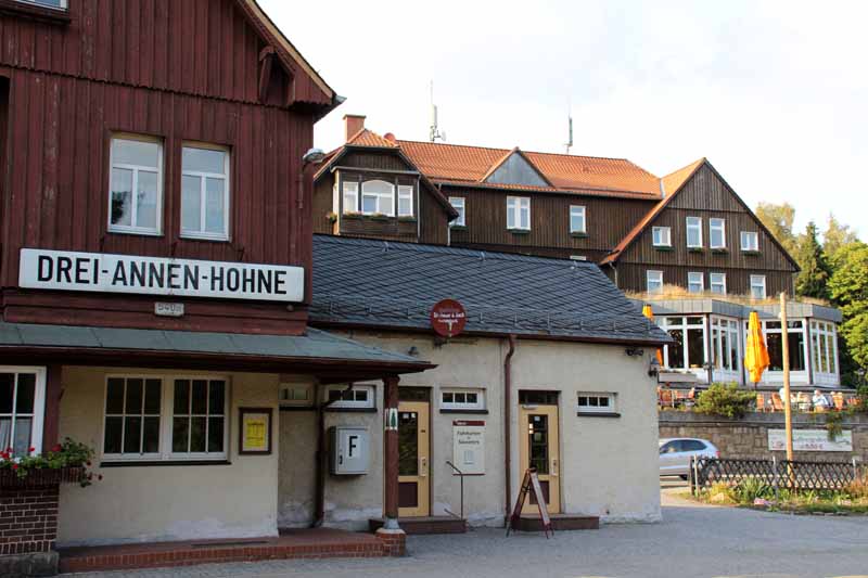 Bahnhof und Hotel Kräuterhof in Drei-Annen-Hohne