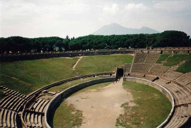 Pompeji mit dem Vesuv im Hintergrund