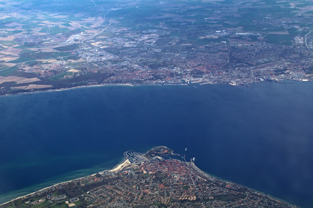 Luftaufnahme von Helsingborg mit der Fähre zwischen Dänemark und Schweden