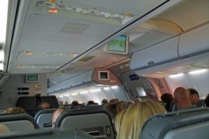 Blick durch das Flugzeug in der Economy Class der Condor Boeing 757