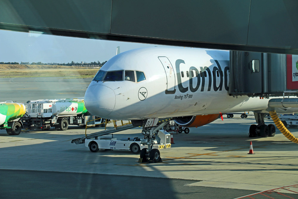 Mit dieser Boeing 757 von Condor bin ich von Düsseldorf nach Larnaca auf Zypern geflogen