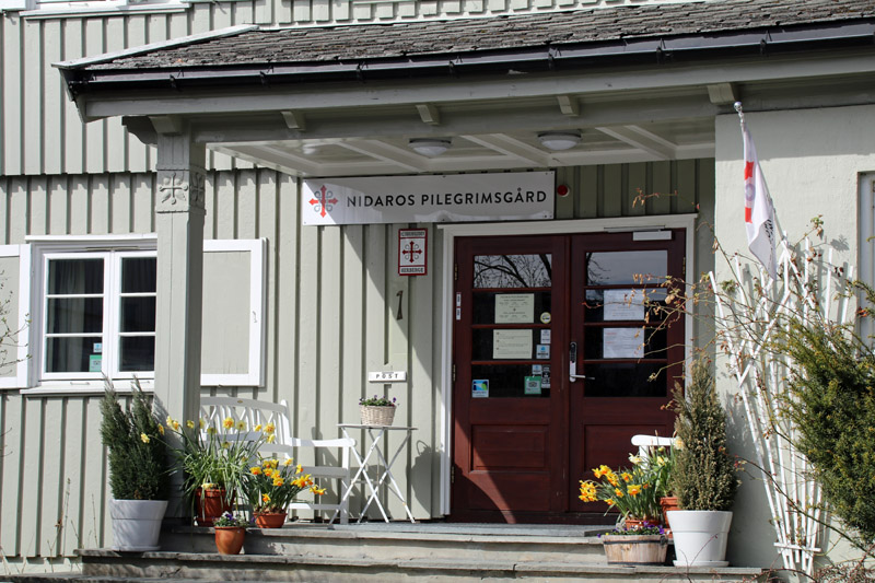Der Stadtteil Bakklandet in Trondheim in Norwegen mit dem Pilgerzentrum am Olavsweg