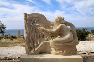 Zahlreiche moderne Skulpturen sind im Skulpturenpark von Ayia Napa auf Zypern zu sehen