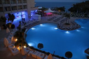 Besonders am Abend kam Urlaubsstimmung im Hotel Grecian Park auf Zypern auf
