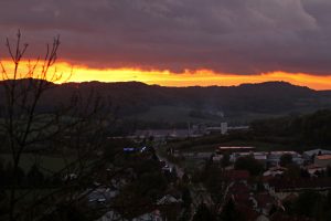 Sonnenuntergang über dem Thüringer Wald von der Creuzburg aus gesehen