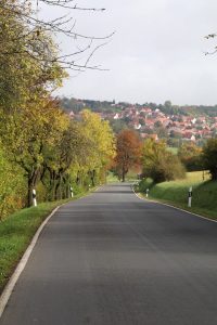 Straße nach Scherbda in Thüringen