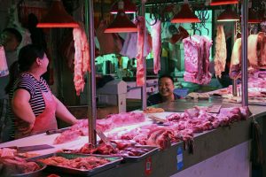 Markt in China mit Fleisch