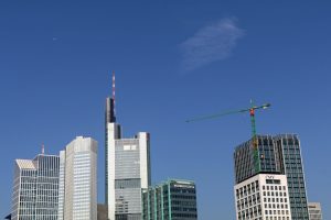 Viele der Hochhäuser Frankfurts sind von hier zu sehen.