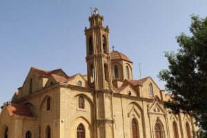 In Nikosia prägen viele sehenswerte Kirchen das Stadtbild