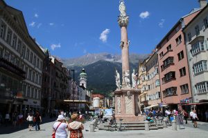 Innsbruck, Die "Hauptstadt der Alpen" verströmt südländisches Flair