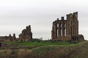 Die Ruinen des Tynemouth Castle bei Newcastle