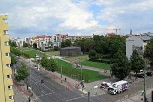 Der ehemalige Standort der Berliner Mauer und des Todesstreifens an der Gedenkstätte Berliner Mauer