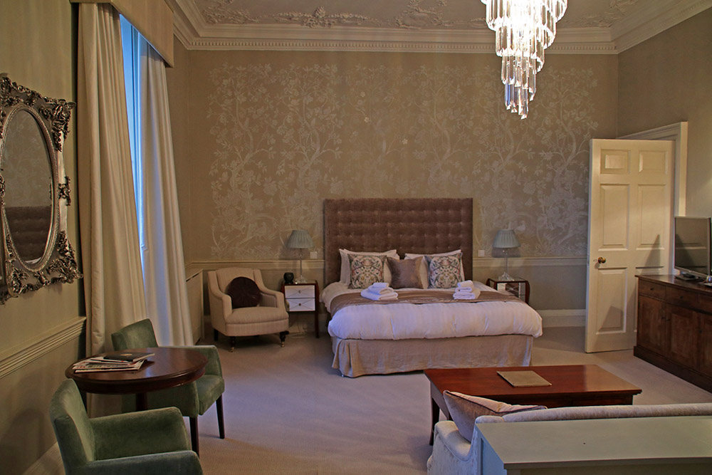 Luxuszimmer in einem Hotel der Nanteos Mansion in Wales