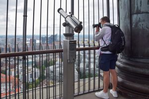 Die Aussichtsplattform vom Michel gehört zu den schönsten Aussichtspunkten in Hamburg