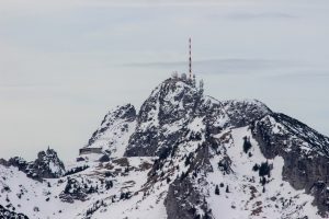 Wendelstein Gipfel mit Schnee im Winter