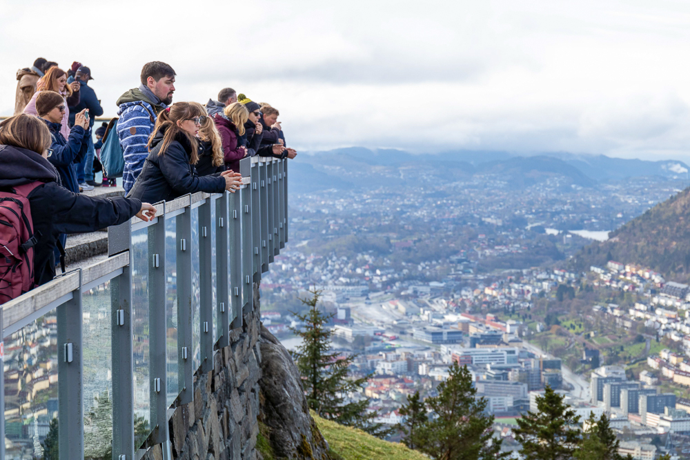 Aussichtspunkt bei einem Ausflug mit der Floybanen in Bergen auf einer Kreuzfahrt mit der AIDAnova